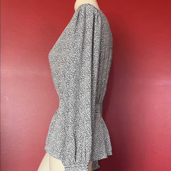 Brand new Sienna Sky Black and White Puff Sleeve Blouse - Picture 8 of 16